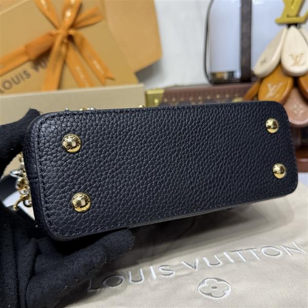 2026120164255279 270